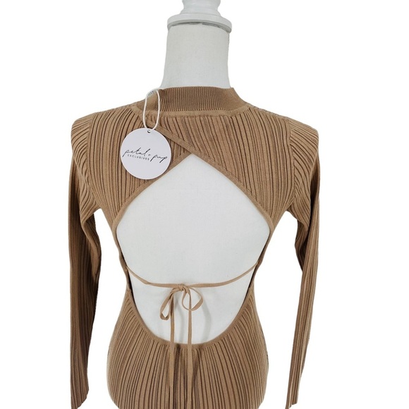 Petal & Pup NEW Milleri Long Sleeve Open Back Ribbed Dress in Camel Tan Size 6 - Picture 8 of 12